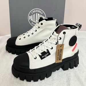 Palladium Revolt HI TX Black and White High-Top lace up Boots size 7.5 M